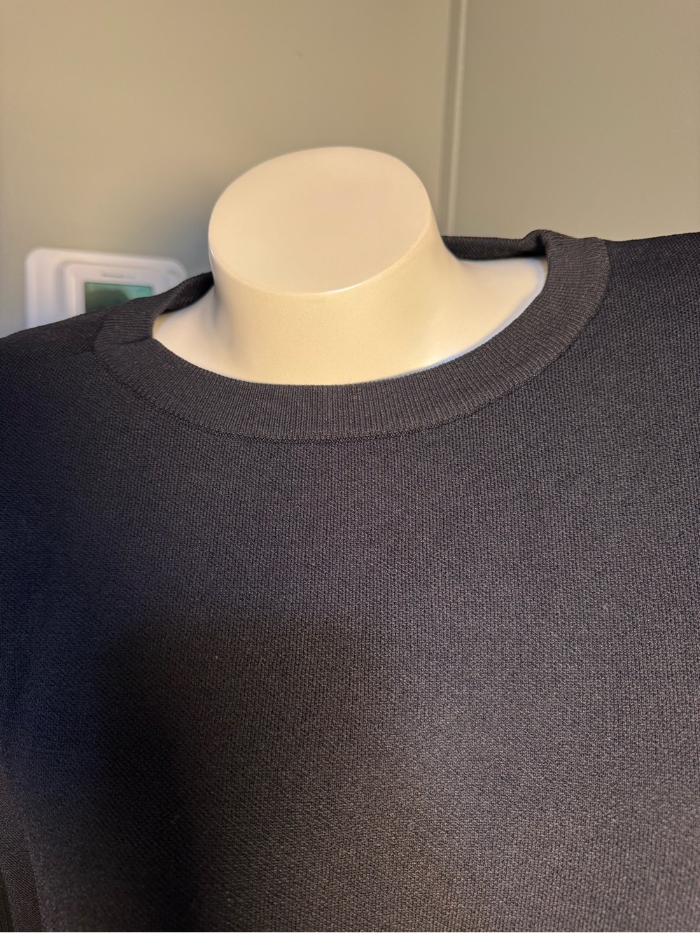 Aleeza Paris Black 1X Tunic with gold buttons. - Picture 7 of 8